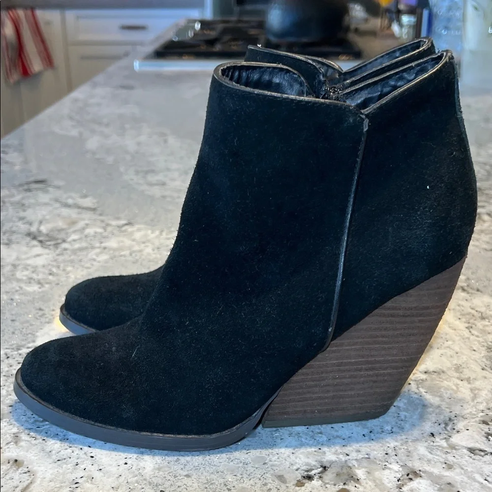 Very Volatile Black Suede Ankle Booties Size 7.5 EUC
